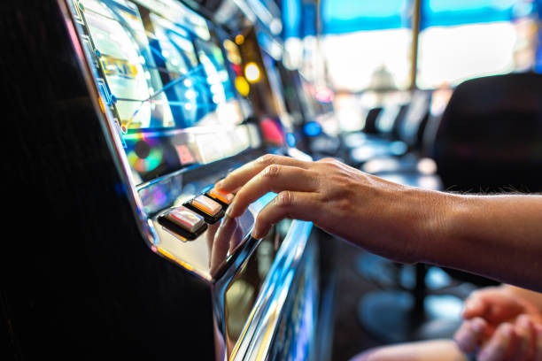 ratu123 slot live roulette table streaming on mobile device with low-data indicator